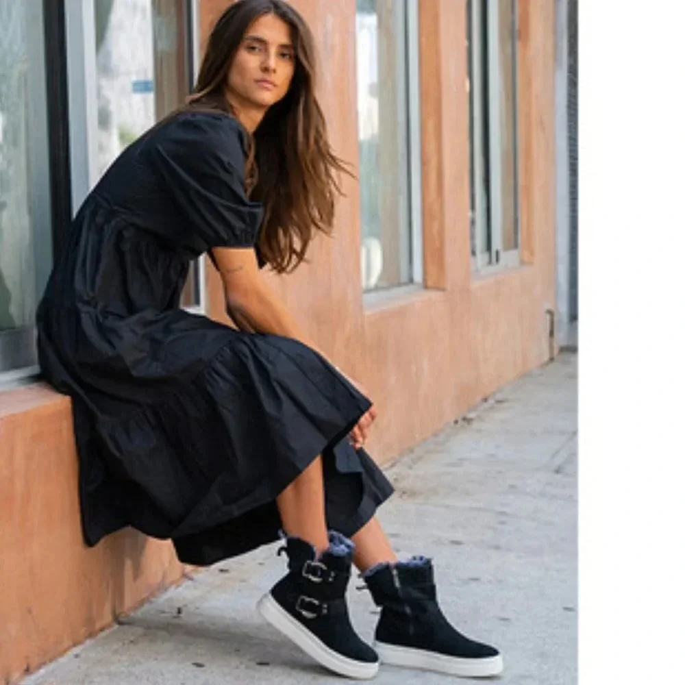 J/Slides Women's NELLY Black Waterproof Suede. Sz: 7.5